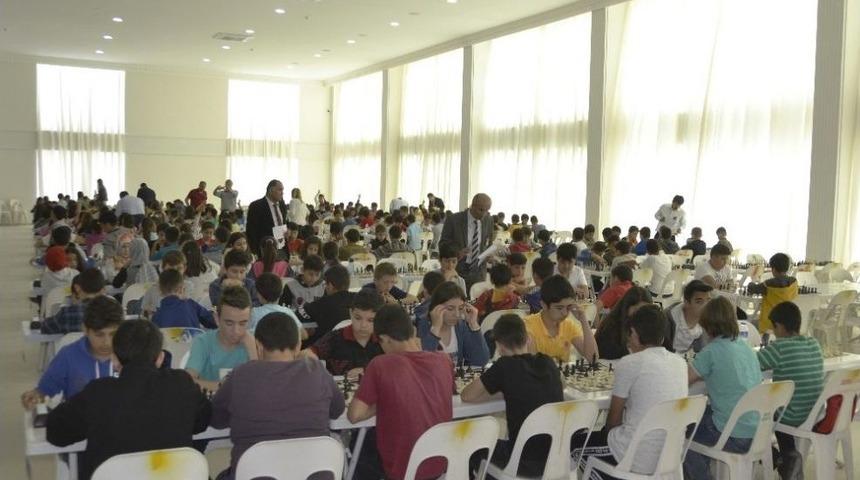 Erdemli&rsquo;de &rsquo;1. Bahar Satran&ccedil; Turnuvası&rsquo; &Ouml;d&uuml;lleri Sahiplerini Buldu