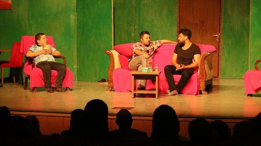 Erdemli Belediyesi Tiyatro Ekibi, İl&ccedil;e Turnesine &Ccedil;ıktı