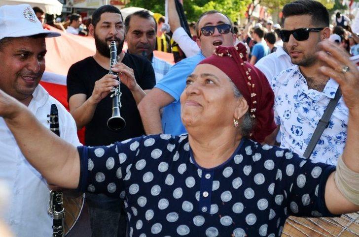 Kiraz Festivali İçin Dev Yürüyüş G1