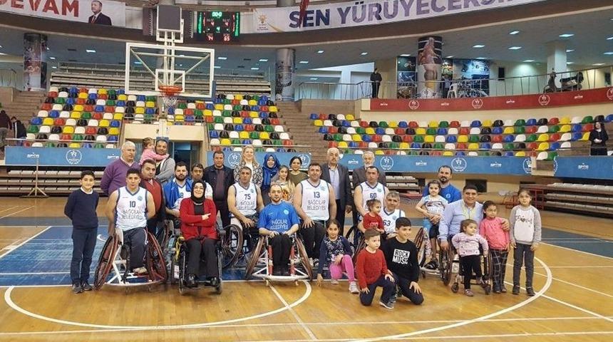 Bağcılar&rsquo;lı Engelli Basket&ccedil;iler Antalya&rsquo;yı 74-65&rsquo;le Ge&ccedil;ti