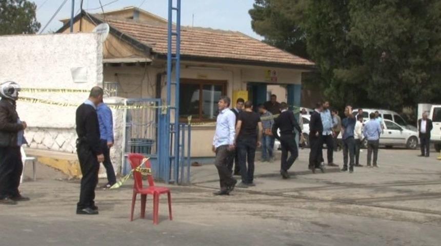 Kasaplar Birbirini Silahla Yaraladı