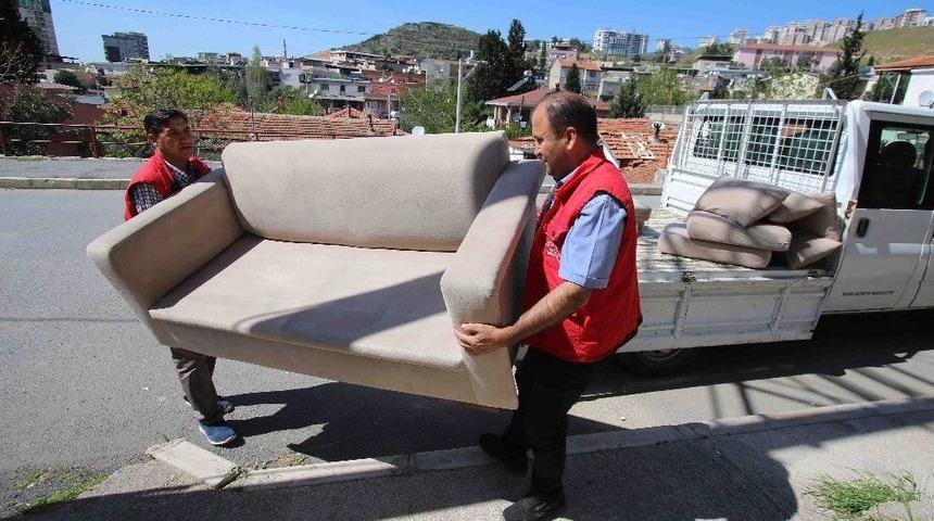 Bayraklı Belediyesinden Ailelere Anlamlı Destek