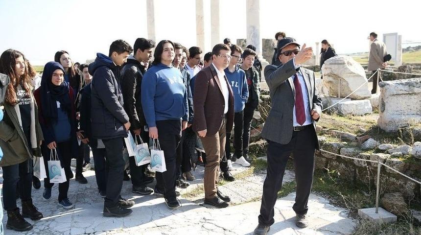 Merkezefendili &Ouml;ğrenciler Laodikya&rsquo;da Tarihi Keşfediyor