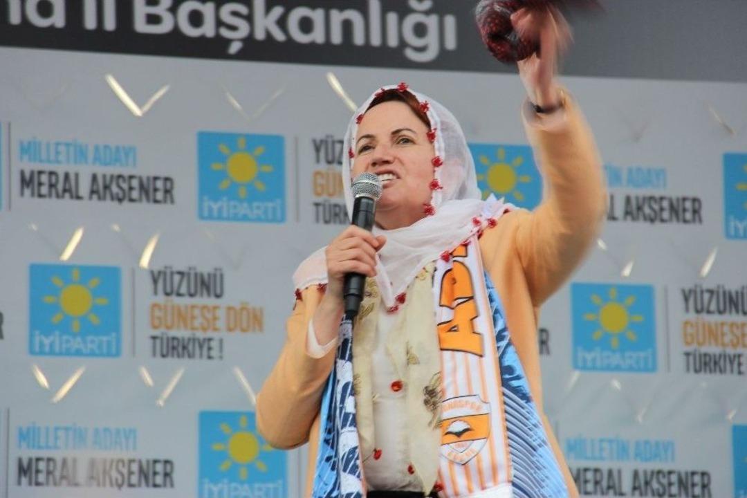 Meral Akşener, Adana&rsquo;da Halka Hitap Etti