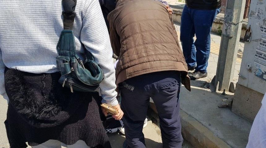 Ambulans &Ccedil;arptığı Yayayı Hastaneye Yetiştirdi