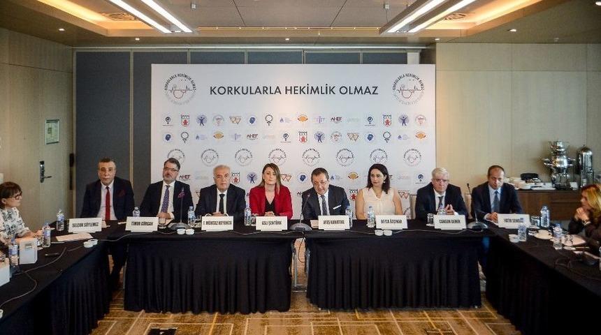 &rsquo;&rsquo;korkularla Hekimlik Olmuyor&rsquo;&rsquo;