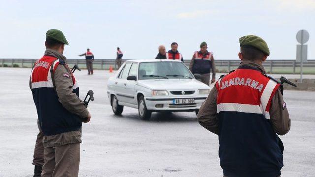 Aksaray’da Jandarma Ekiplerinden Uygulama