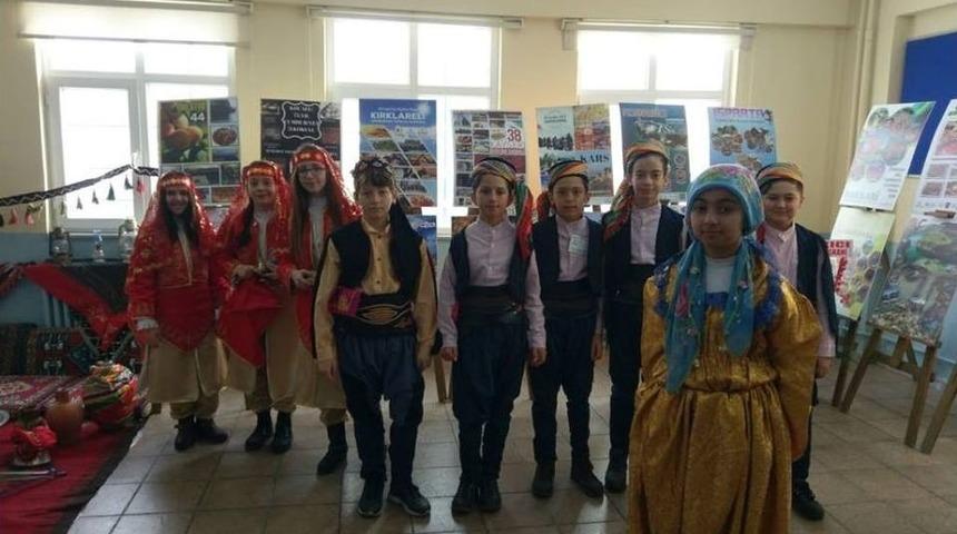 Yerli Malı Haftasında Sergi A&ccedil;ıp Farkındalık Oluşturdular