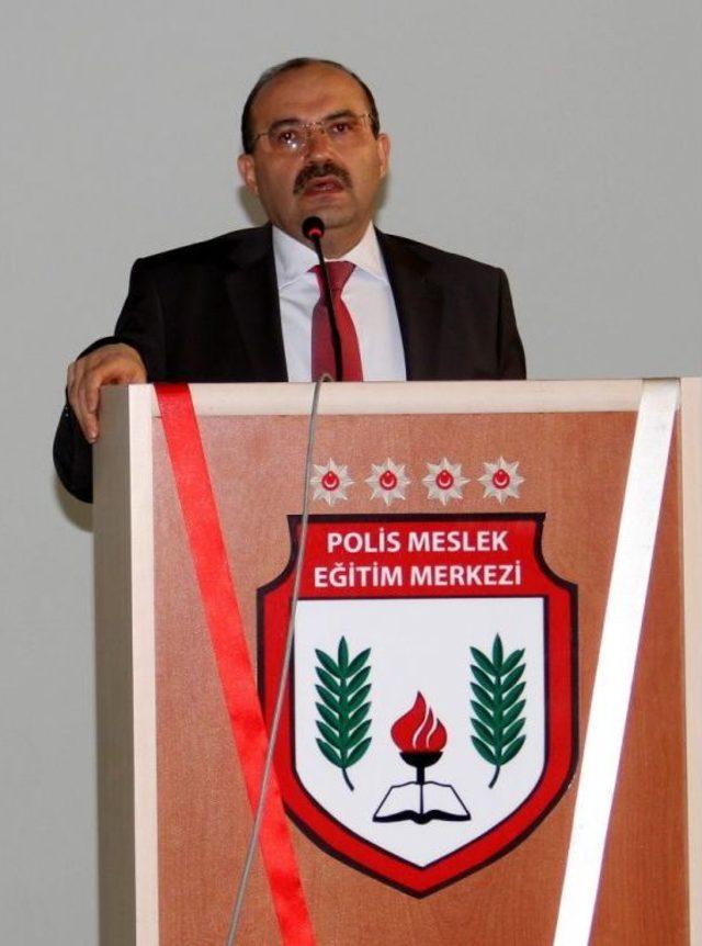 Bitlis Polis Meslek Eğitim Merkezinde Mezuniyet Töreni