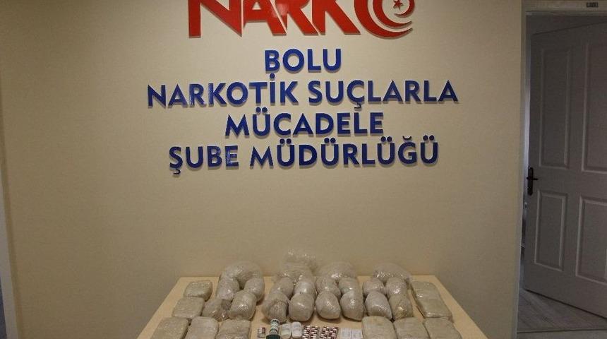 Kabin Memuru Kilolarca Uyuşturucuyla Yakalandı