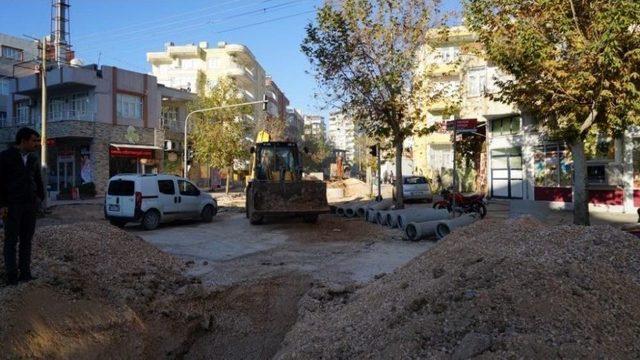 Esentepe Caddesinde Altyapı Yeniliyor