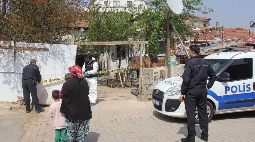 Aile İ&ccedil;i Tartışmada T&uuml;fekten Ateşlenen Sa&ccedil;malar 2 &Ccedil;ocuğu Yaraladı