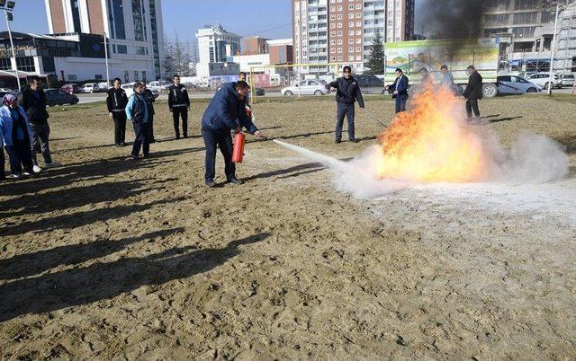 Belediye Personeline Yangın Eğitimi