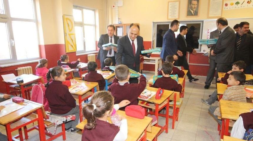 Beyşehir&rsquo;de İlkokul &Ouml;ğrencilerine Fl&uuml;t Eğitim Seti Hediyesi