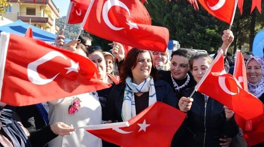 Yenik&ouml;y&rsquo;&uuml;n 30 Yıllık Su Sorununu &Ccedil;&ouml;zen Başkan &Ccedil;er&ccedil;ioğlu&rsquo;na B&uuml;y&uuml;k İlgi