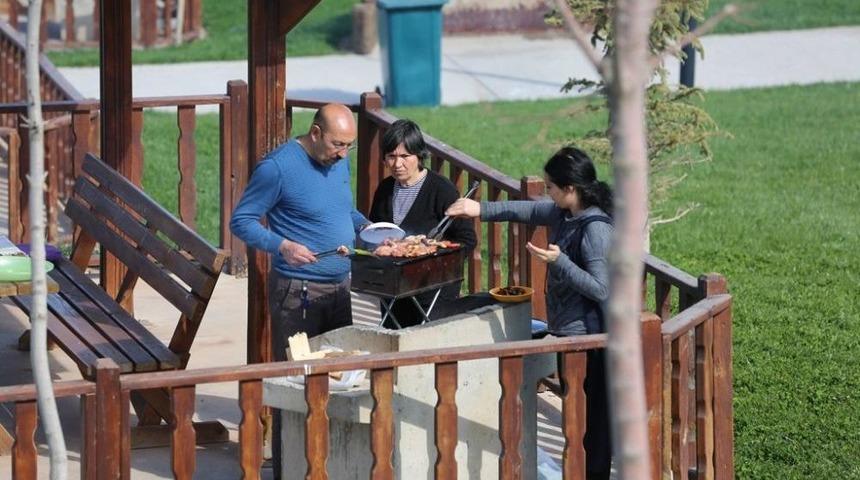 Sivas’ta Hafta Sonu Piknik Alanları Doldu Taştı