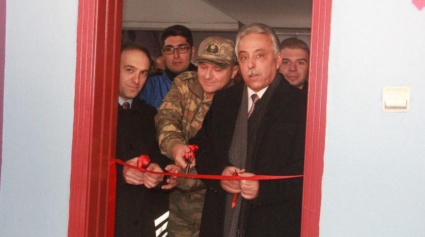 Şehit Polislerin İsimleri Hakkari&rsquo;de 2 K&uuml;t&uuml;phaneye Verildi