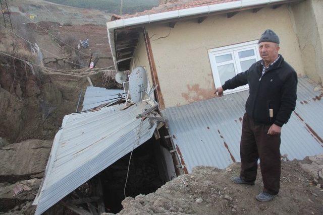 Bolu’da Heyelandan Zarar Gören 5 Ev Boşaltıldı