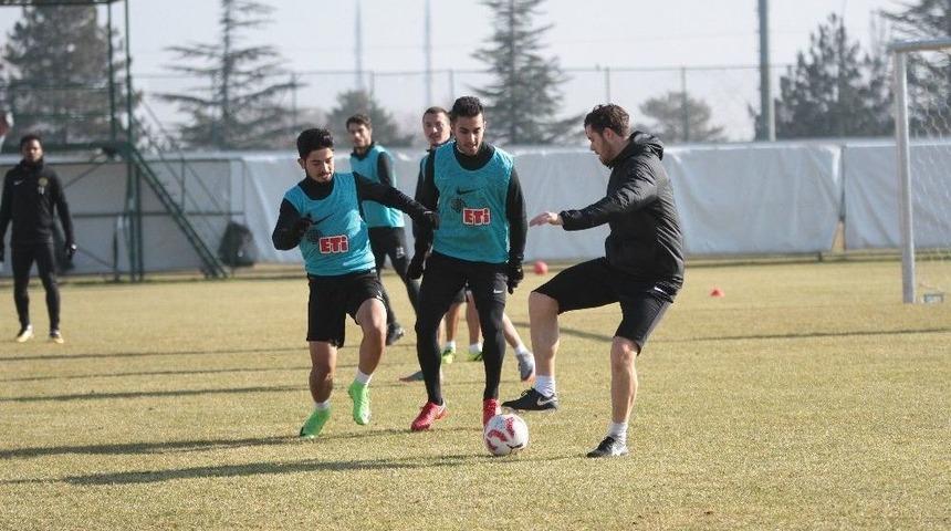 Eskişehirspor Hazırlıklara Devam Etti
