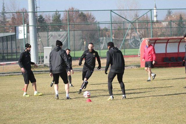 Eskişehirspor Hazırlıklara Devam Etti