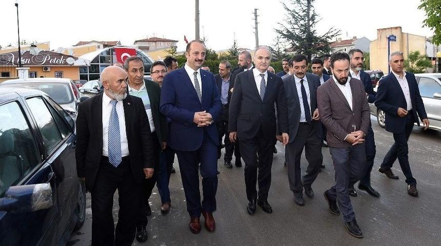 Bakan &Ouml;zl&uuml; İftarda Mamaklılarla Buluştu