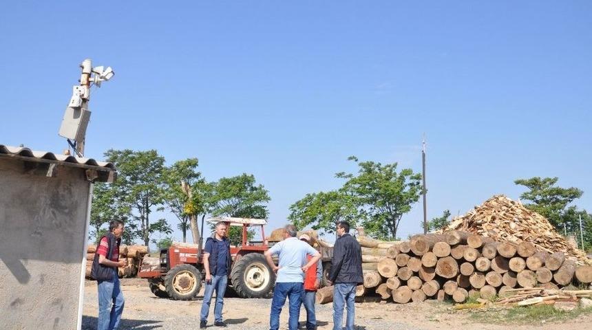 İş Yerinden 20 Bin Liralık Malzeme &Ccedil;aldılar