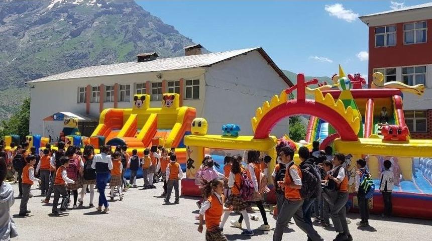 Hakkari’de Hizmet Çocukların Ayağına Taşınıyor