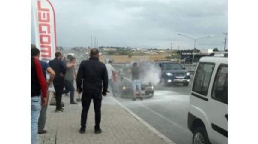 Seyir Halindeki Otomobil Yandı