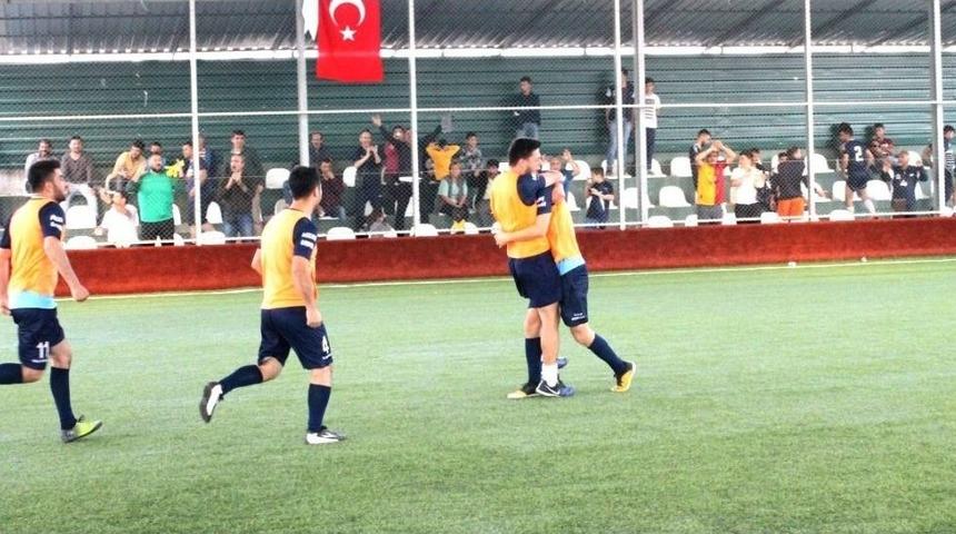 Aosb Futbol Turnuvası&rsquo;nda &Ccedil;eyrek Final Ma&ccedil;ları Oynandı