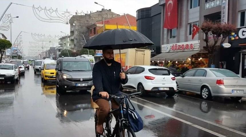 D&uuml;zce&rsquo;de Bir Anda Bastıran Yağış Etkili Oldu