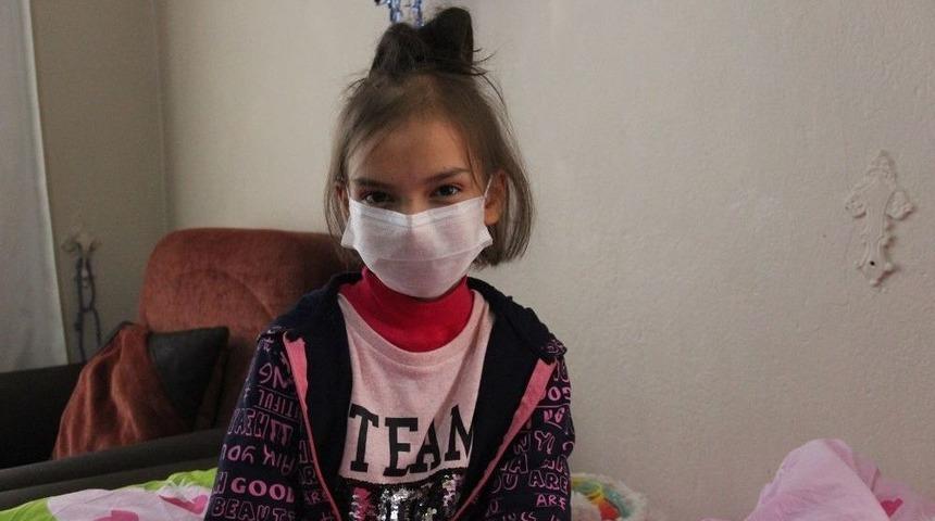 B&ouml;brek Kanseri Hastası K&uuml;&ccedil;&uuml;k Nil&uuml;fer&rsquo;e Tedavi Desteği