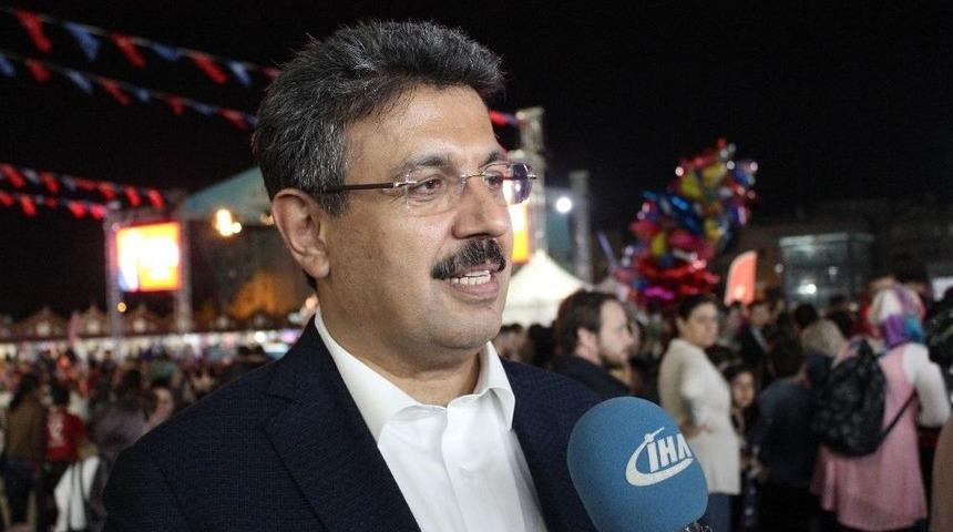 K&uuml;&ccedil;&uuml;k&ccedil;ekmece&rsquo;de Vatandaşlar Ramazan Etkinliklerinde Buluşuyor