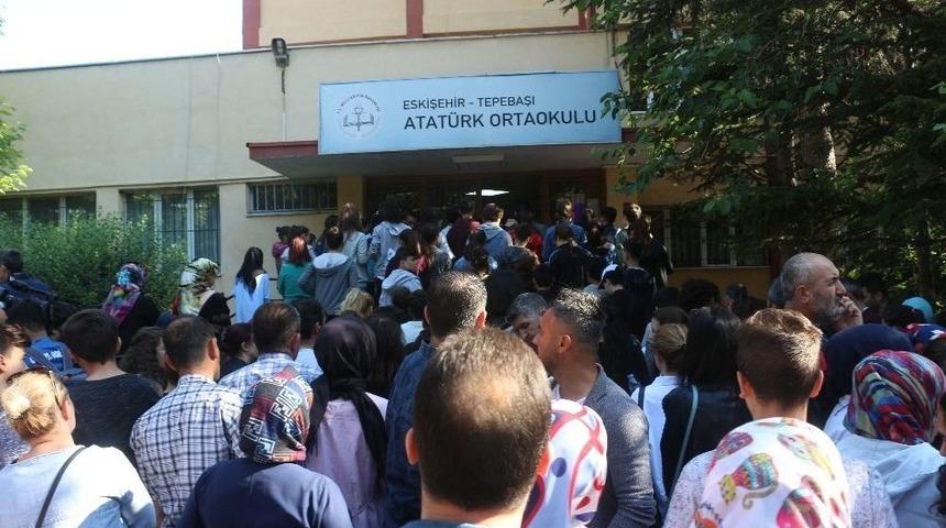 Ge&ccedil; Kalmamak İ&ccedil;in Saatler &Ouml;ncesinden Akın Ettiler