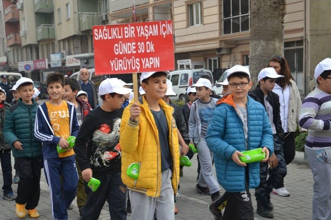 Saruhanlı&rsquo;da &Ouml;ğrenciler Sağlıklı Yaşam İ&ccedil;in Y&uuml;r&uuml;d&uuml;