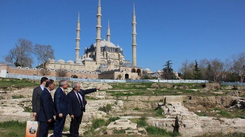 Prof. Dr. Can Binan: "selimiye&rsquo;nin Sil&uuml;etini Kaybetmememiz Gerekiyor&rdquo;
