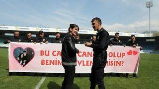 Polis Haftası Etkinliğinde İlginç Evlilik Teklifi