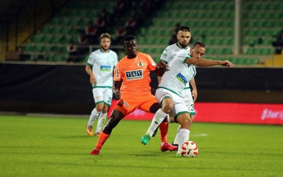 Ziraat T&uuml;rkiye Kupası: A. Alanyaspor: 2 - A&ccedil; Giresunspor: 2