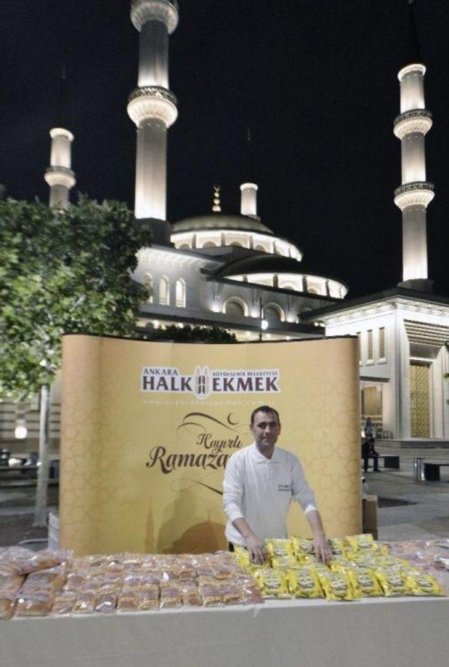 Halk Ekmek’ten Teravih İkramı