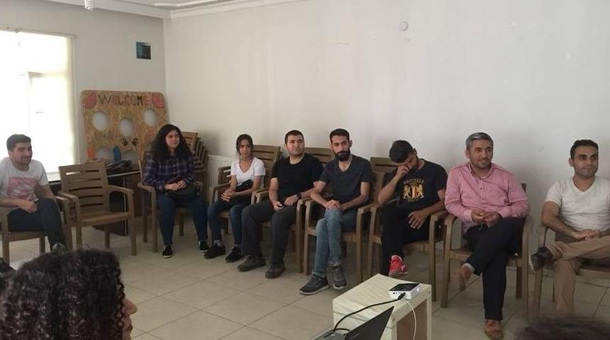 Gen&ccedil;lik Derneği Norve&ccedil;&rsquo;e G&ouml;ndereceği Gen&ccedil;leri Bilgilendirdi