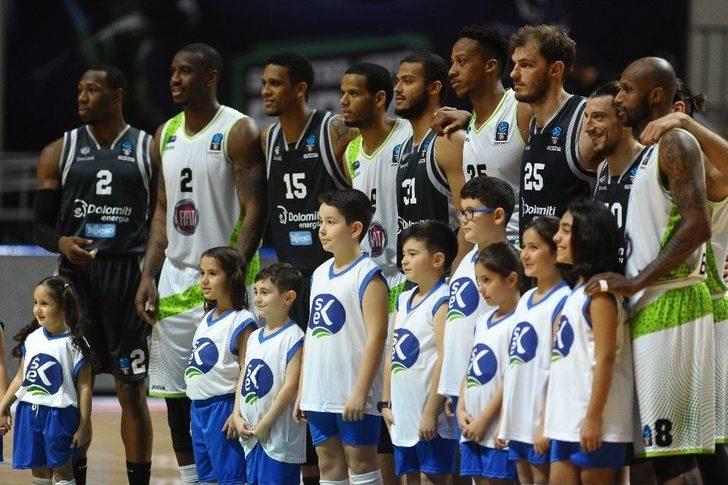 Eurocup: Tofaş: 79 - D. Energia Trento: 91 G1