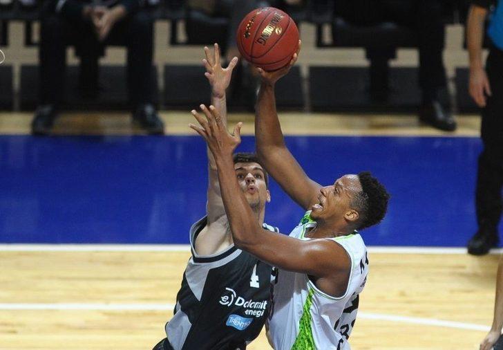 Eurocup: Tofaş: 79 - D. Energia Trento: 91 G4