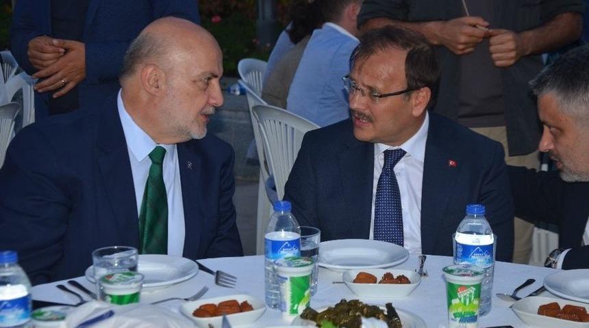 &Ccedil;avuşoğlu: "t&uuml;rkiye 16 Yıldan Bu Yana Sağladığı Başarılarını Kurumsal Yapıya Kavuşturacak"