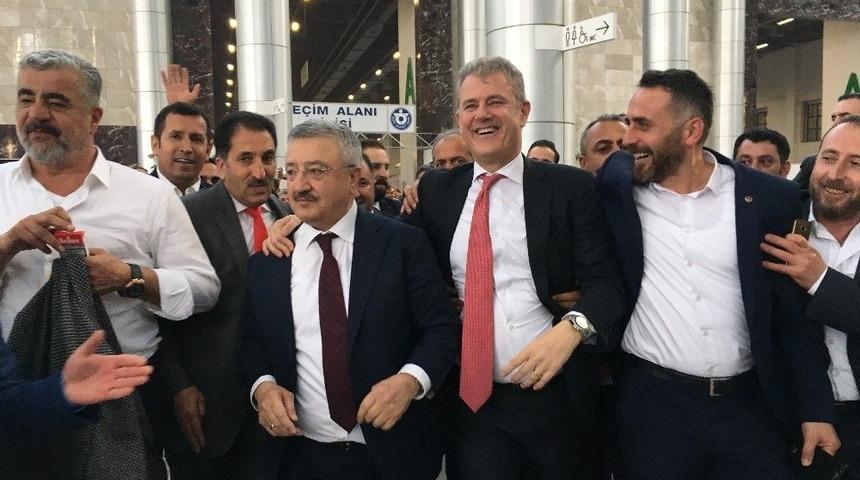 İzmir Ticaret Odası&rsquo;nda Se&ccedil;im Heyecanı