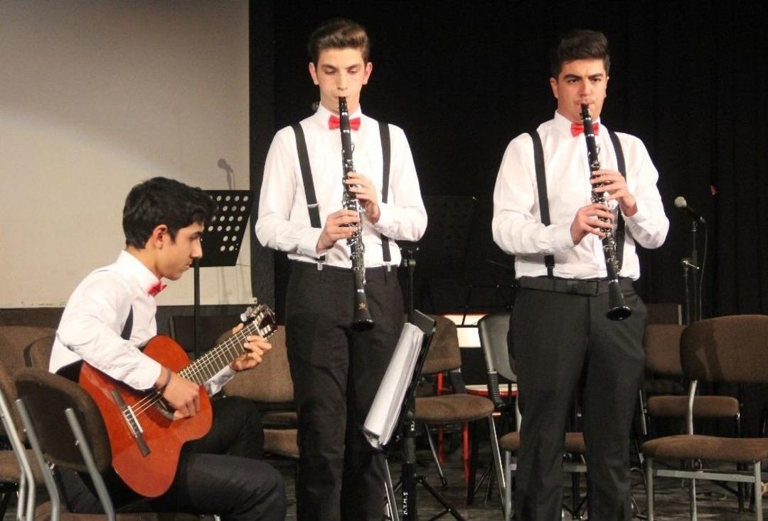 6 Ayda Enstr&uuml;man &Ouml;ğrenen &Ccedil;ocuklardan Muhteşem Konser