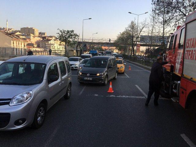 Takla Atan Araçtan Ufak Sıyrıklarla Kurtuldular