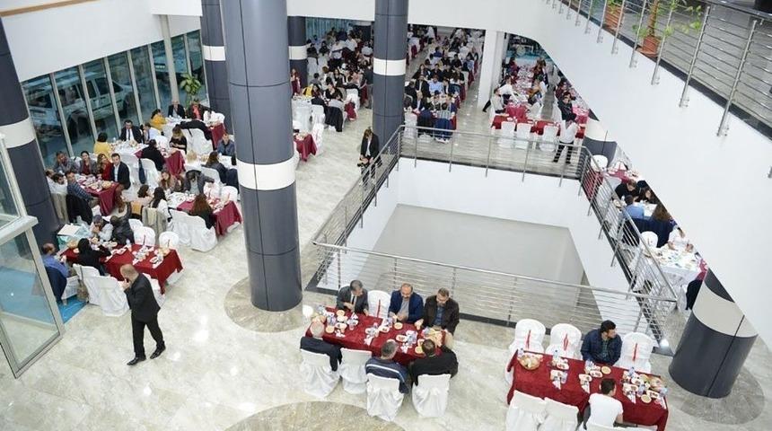 Rekt&ouml;r Prof. Dr. Ekrem Savaş &Uuml;niversite Personeliyle Bir Araya Geldi