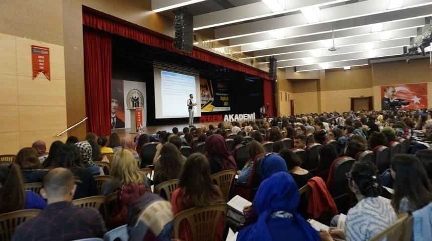 Yenimahalle’nin Öğretmen Ve Memur Adayları Kampta