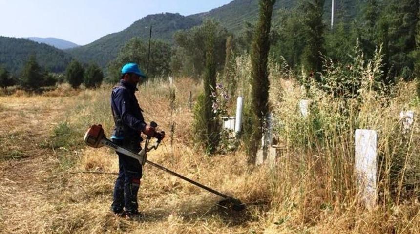 Saruhanlı&rsquo;nın Mezarlıkları Bayrama Hazırlanıyor