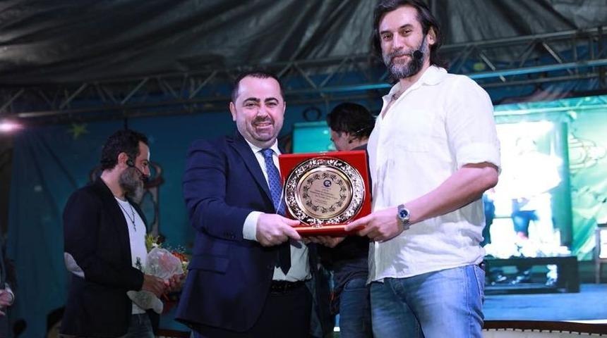 "diriliş Ertuğrul" Oyuncusu: "setlerde Parmaklarımız Yaralanıyor, Atlarla Yuvarlanıyoruz"