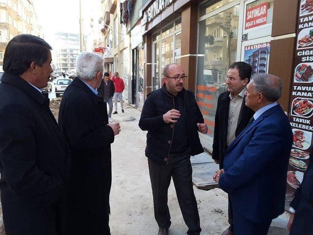 Suat Baykal Caddesi’nde Asfalt Ve Kaldırım Sorunu Çözüldü